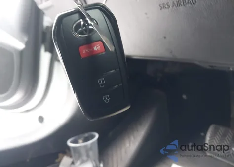 2024 Toyota Corolla Cross Xle from USA, damaged, VIN 7MUDAABG7RV083540